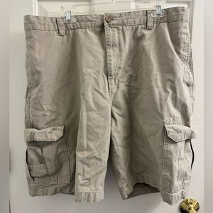 Chaps Men's Beige Cargo Shorts